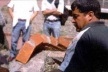 Abóbada experimental na Cidade Universitária. Faculdade de Arquitetura, México D.F. 2002. Curso teórico prático “Curvas de suspiro e barro”. Expositor A. R. Ponce. Artesão Ignacio Dorantes Espino