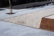 Detalhe da praça frontal<br />Foto Daniel Malhão 
