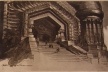 Portal de entrada do Templo votivo. Lâmina V. Biblioteca de la familia (Bares-Marletto) / PALANTI, Mario. Prima esposizione personale d´architettura nella repubblica Argentina. Milano, 1917