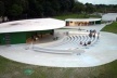 The view of the complex formed by the amphitheatre with the snack bar and service block in the background<br />Foto Aristóteles Cordeiro e Mariama Ireland 