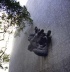 Prometeu estrangulando o abutre, Jacques Lipschitz. Parede externa do auditório