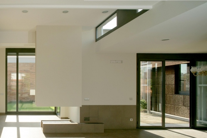Casa Jardí 03, Igualada, Barcelona. Arquitetos Manuel Bailo e Rosa Rull, 2007<br />Foto divulgação / Foto divulgación
