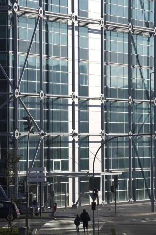 Tower Plaza. Vista externa do edifício, Regino Cruz Arquitectos, Vila Nova de Gaia, Portugal<br />Foto FG+SG