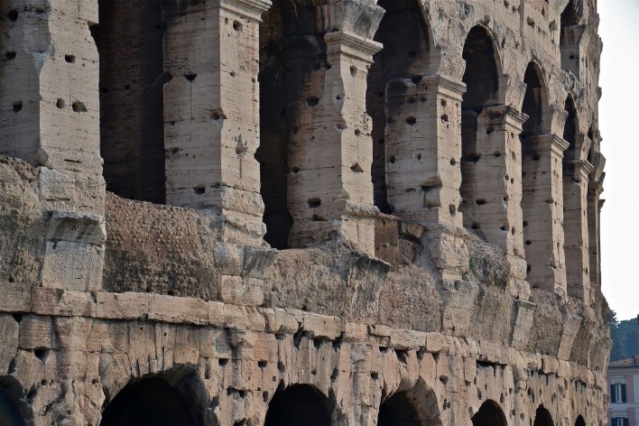 Contrasts, part of the Coliseum<br />Foto Fabio José Martins de Lima 