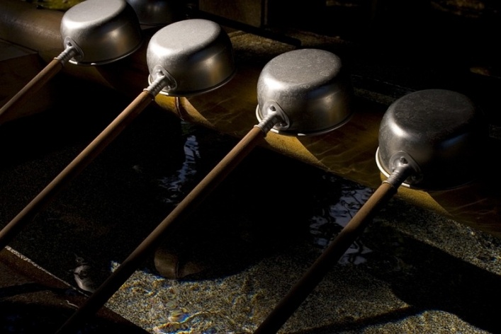 Hishaku, concha para ritual de purificação, Santuário Nezu<br />Foto Tom Boechat/Usina de Imagem