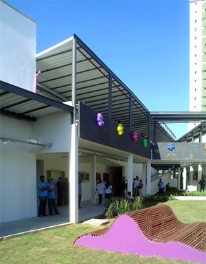 Conexão volumétrica entre bloco do auditório e informática<br />Imagem dos autores do projeto