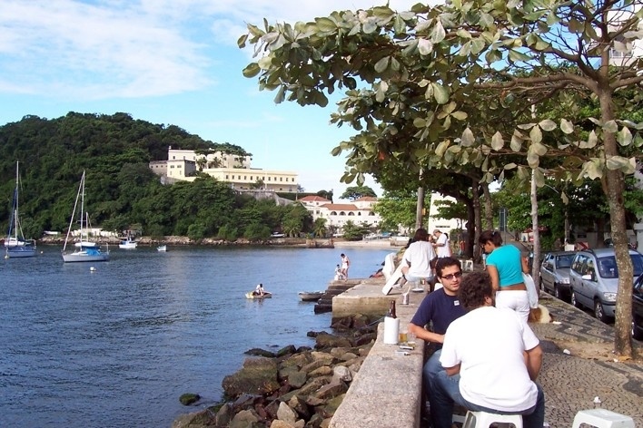 Cerveja na Urca, Rio de Janeiro, 2007<br />Foto Angela Moreira