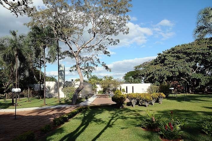 Embajada de Colombia en Brasília, vista externa, Cesar Barney, Brasília DF, Brasil, 1977-1981<br />foto Sylvia Vera Patiño Spitzer