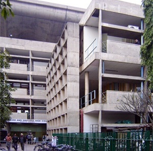 Suprema Corte de Chandigarh<br />Foto de Denise Teixeira e Luís Barbieri