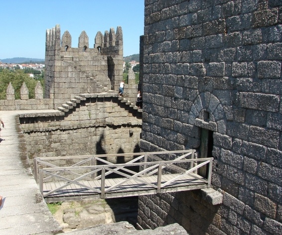Castelo de Guimarães em Guimarães<br />Foto Regiane Pupo