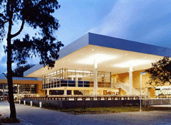 Fachada<br />Imagem dos autores do projeto