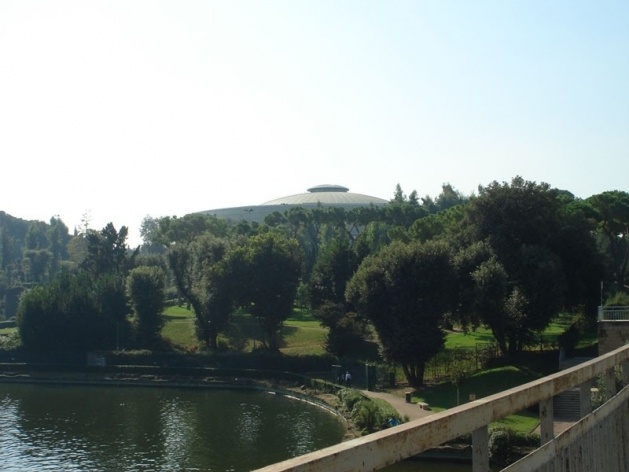 Vista da cúpula do Palazzo dello Sport, arquitetos P. L. Nervi e Marcello Piacentini, 1956-60<br />Fotos Claudia dos Reis e Cunha e Karina Kodaira