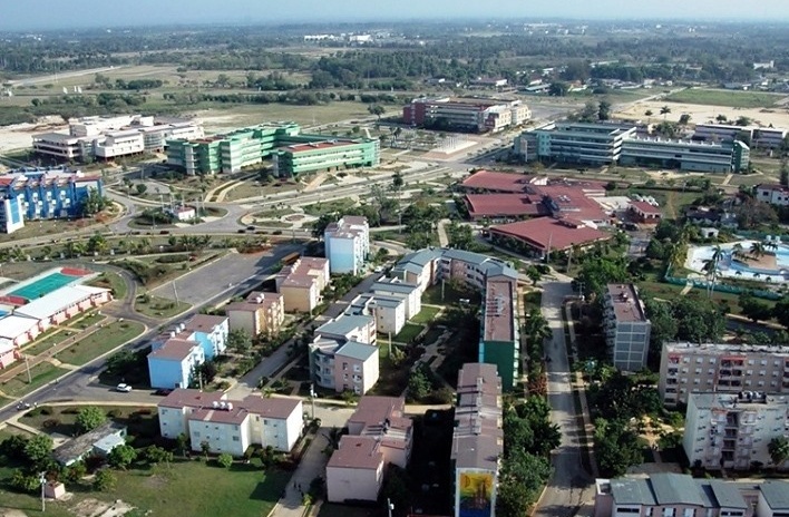 Vista aérea de la UCI el 24 de mayo de 2007 al fondo movimiento tierra Plaza Niemeyer<br />Foto divulgação