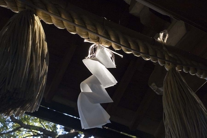 Guirlanda de papel, Santuário Hikawa<br />Foto Tom Boechat/Usina de Imagem