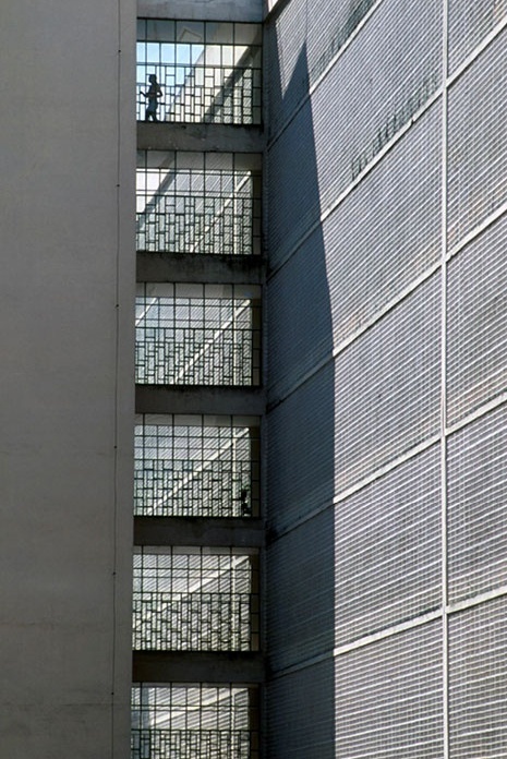 Bloco residencial asa sul, 2004<br />Foto Salomon Cytrynowicz