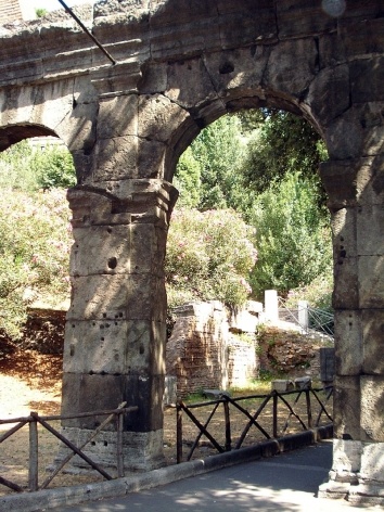 Via dei Cerchi, acesso ao Palatino<br />Foto Claudia dos Reis e Cunha