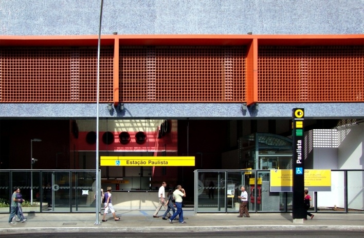 Fachada da Estação Paulista do Metrô de São Paulo<br />Foto Michel Gorski