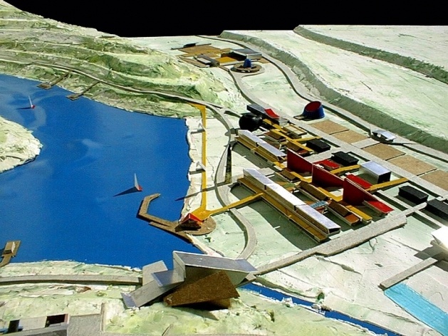 Campus Lagoa do Piau, maquete da implantação, Caratinga MG. Arquiteto Sylvio Emrich de Podestá, 2006<br />Foto divulgação