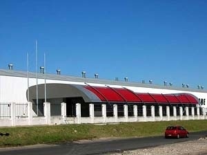 Exterior desde autopista<br />Foto de Gustavo Ghibaudi 