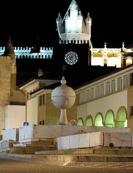Porta do Moura e Catedral da Sé<br />Foto Junancy Wanderley