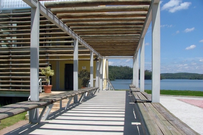 Campus Lagoa do Piau, vista da pérgula do prédio A, Caratinga MG. Arquiteto Sylvio Emrich de Podestá, 2006<br />Foto divulgação
