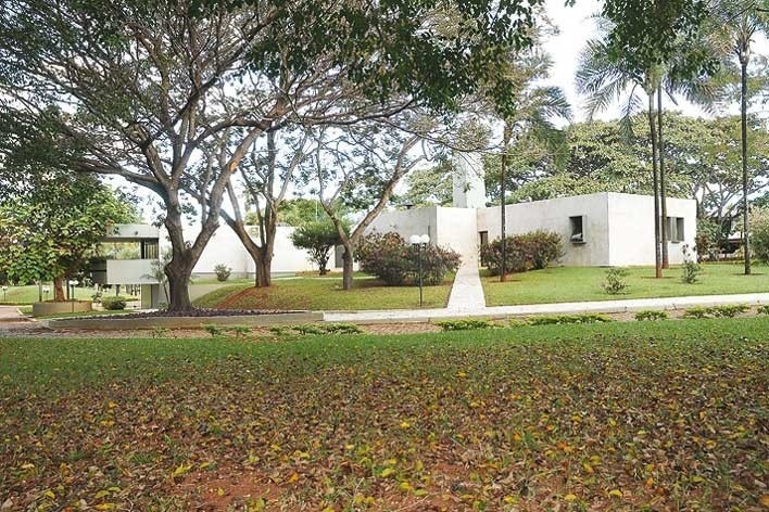 Embajada de Colombia en Brasília, vista externa, Cesar Barney, Brasília DF, Brasil, 1977-1981<br />foto Sylvia Vera Patiño Spitzer