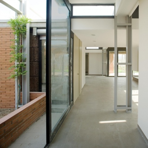Casa Jardí 03, Igualada, Barcelona. Arquitetos Manuel Bailo e Rosa Rull, 2007<br />Foto divulgação / Foto divulgación