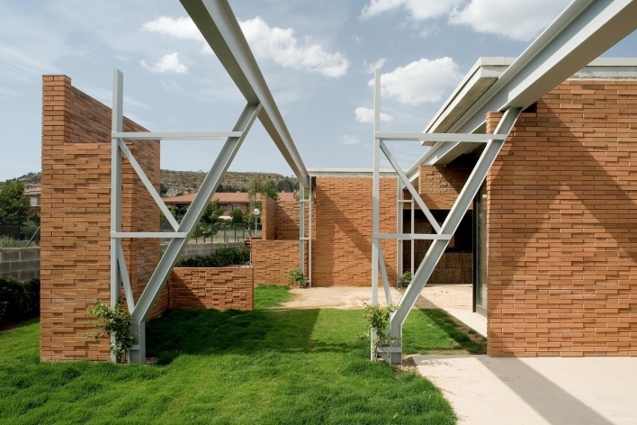 Casa Jardí 03, Igualada, Barcelona. Arquitetos Manuel Bailo e Rosa Rull, 2007<br />Foto divulgação / Foto divulgación