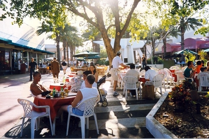 Animação no Distrito Déco, Miami, 1998<br />Foto Angela Moreira