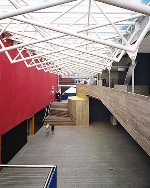 O hall de exposições <br />Foto de Nelson Kon 