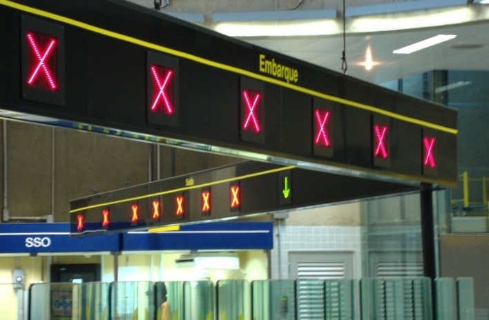 Mezanino, Estação Paulista do Metrô de São Paulo<br />Foto Michel Gorski