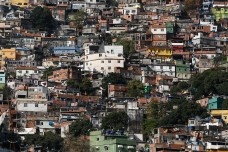 Crescimento das favelas cariocas, Shopping Chão, Indisciplinas Urbanísticas e Cidade Oculta, tudo junto e misturado