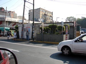 Arquitectura de contraste calzada de Tlalpan. México D.F [Autor. México 2007]