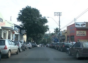 Figura 03. Rua Mário Pinotti<br />Foto Amanda Pimenta, 2007