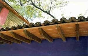 Casa em Cuernavaca, Morelos. Arquiteto A. R. Ponce. Soleira de barro vermelho recozido sobre vigas de 3”x6” de madeira