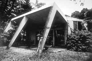 Residência no Lago Azul, Engº Arquiteto Camilo Porto de Oliveira, Belém, 1957<br />Foto Patrick Pardini