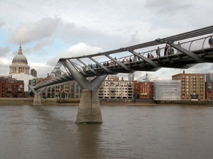 Millenium Bridge, detalhe da ponte<br />Foto Beni Barzellai