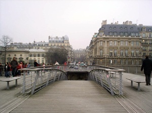 Passarela Solferino, visão geral em direção ao Museu D´Orsay<br />Foto Vera Hazan