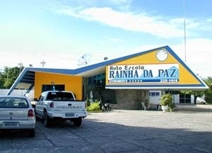 Residência da Av. Epitácio Pessoa (atual Auto-escola Rainha da Paz), Arquiteto Gil Acácio Borsoi<br />Foto Lia Tavares