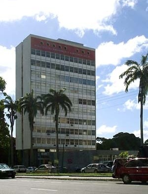Edifício na Av. Getúrlio Vargas, Arquiteto Leonardo Stuckert Filho<br />Foto Lia Tavares
