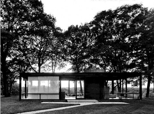 Casa de Vidro. 1949, Arquiteto Philip Johnson [BOTTON, Alain de. The architecture of happiness.Phanteon books, New York, USA. p. 19]