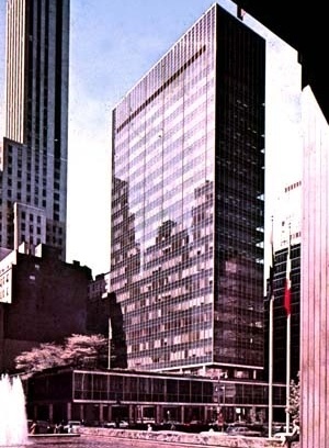 Lever House, NY, EUA. MILLET, M. S. Light Revealing Architecture. USA, 1996