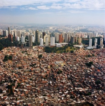 Desigualdade espacial e social em São Paulo<br />Foto Nelson Kon