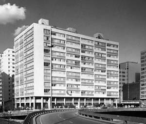 Edifício Anchieta, arquitetos MM Roberto, 1941<br />Foto Hugo Segawa