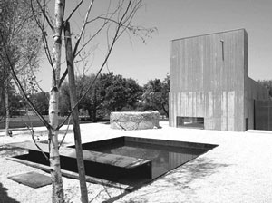 Casa em Chamusca da Beira. João Mendes Ribeiro, 2000-2004