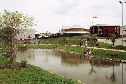 CEU Butantan, São Paulo. Architectes Delijaicov Alexandre, André Takiya et Wanderley Ariza.<br />Foto Nelson Kon 