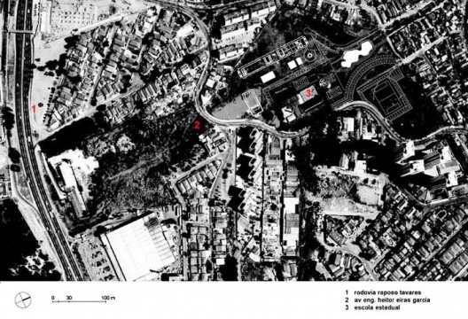 CEU Butantã, São Paulo, le déploiement sur aerofogrametria. Architectes Delijaicov Alexandre, André Takiya et Wanderley Ariza