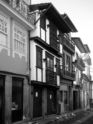 Fig. 6 - Casa da Rua Nova, Guimarães, 2007<br />Foto Francisco Portugal e Gomes
