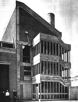 Anexo do Old Vic Theatre, Londres, 1958. Israel & Ellis