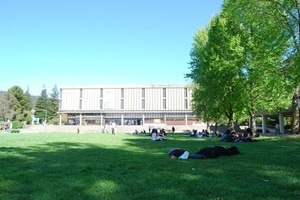 Fig. 19 - Biblioteca Central 1961 . Emilio Duhart e Roberto Goycoolea<br />Foto Verónica Esparza S. Outubro 2008
